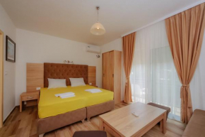  Apartments and Rooms Sole Mar  Сутоморе